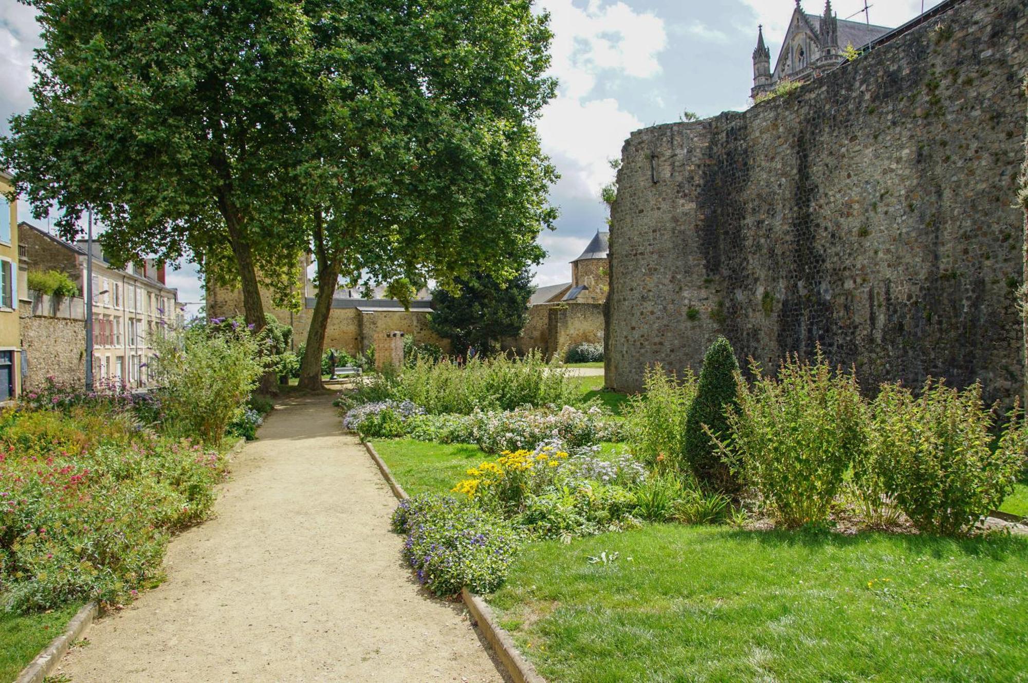 Maison Avec Vue Sur La Cathedrale เลอม็องส์ ภายนอก รูปภาพ